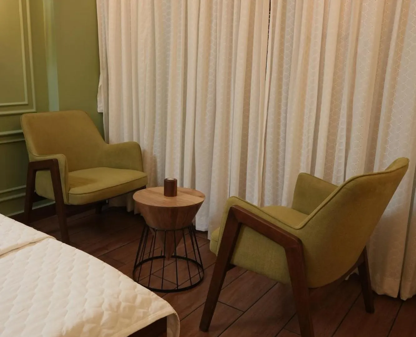Cozy 3 Bhk Fully Furnished Entire Apartment In Kochi