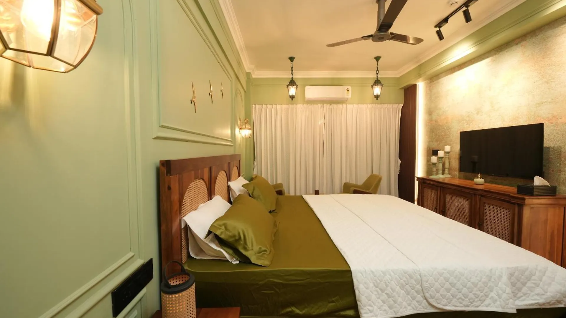 Cozy 3 Bhk Fully Furnished Entire Apartment In Kochi
