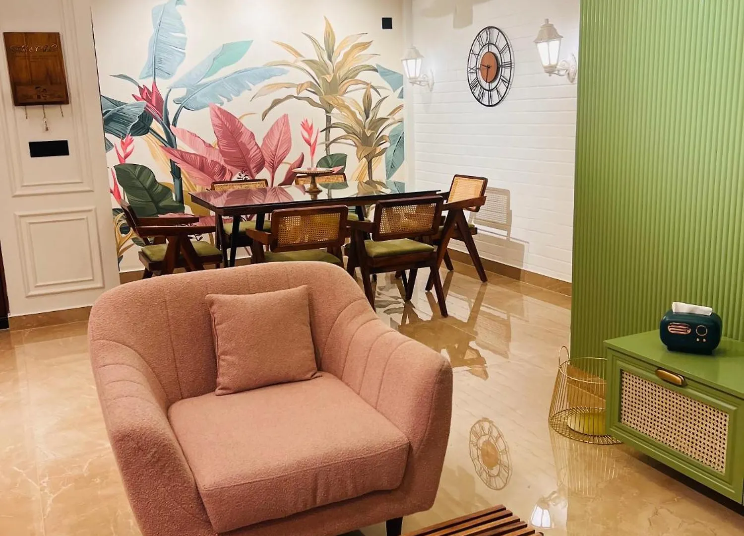 Cozy 3 Bhk Fully Furnished Entire Apartment In Kochi location